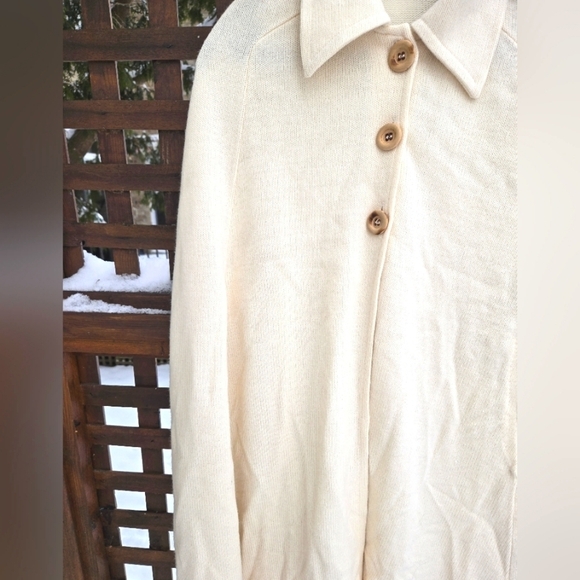Vintage Knit Cape - Picture 3 of 10